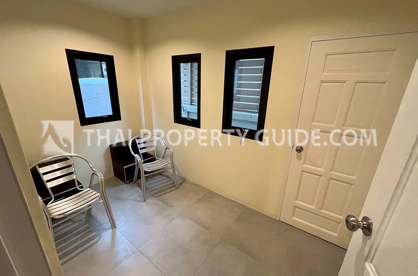 House with Shared Pool in Bangnatrad 
